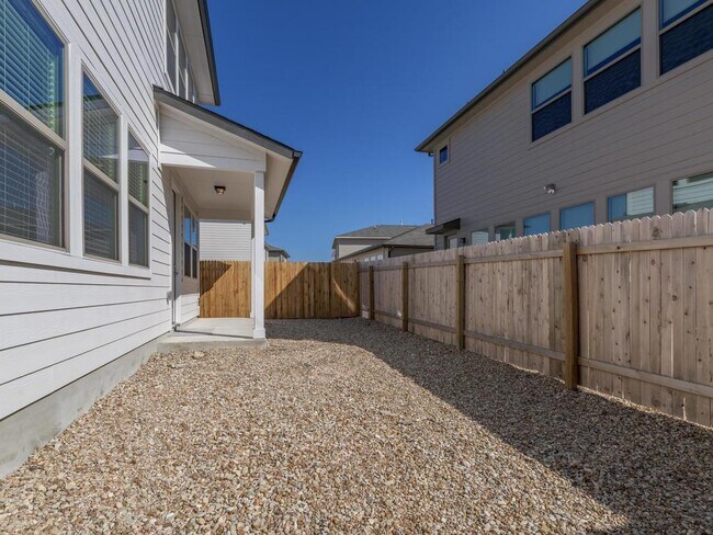 Building Photo - 9113 Garnet Dr