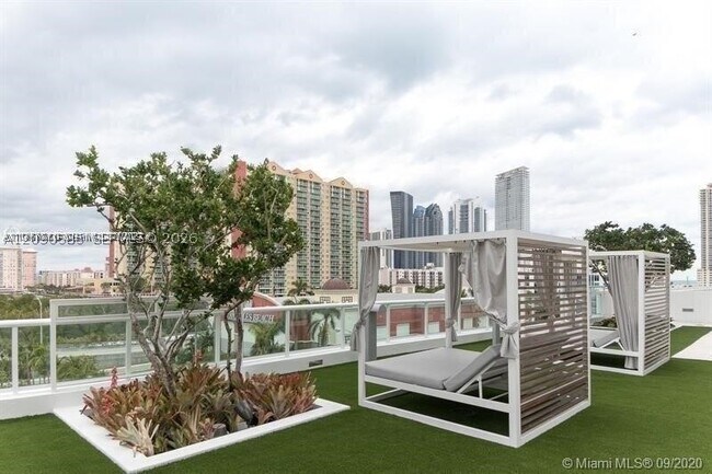 Building Photo - 400 Sunny Isles Blvd