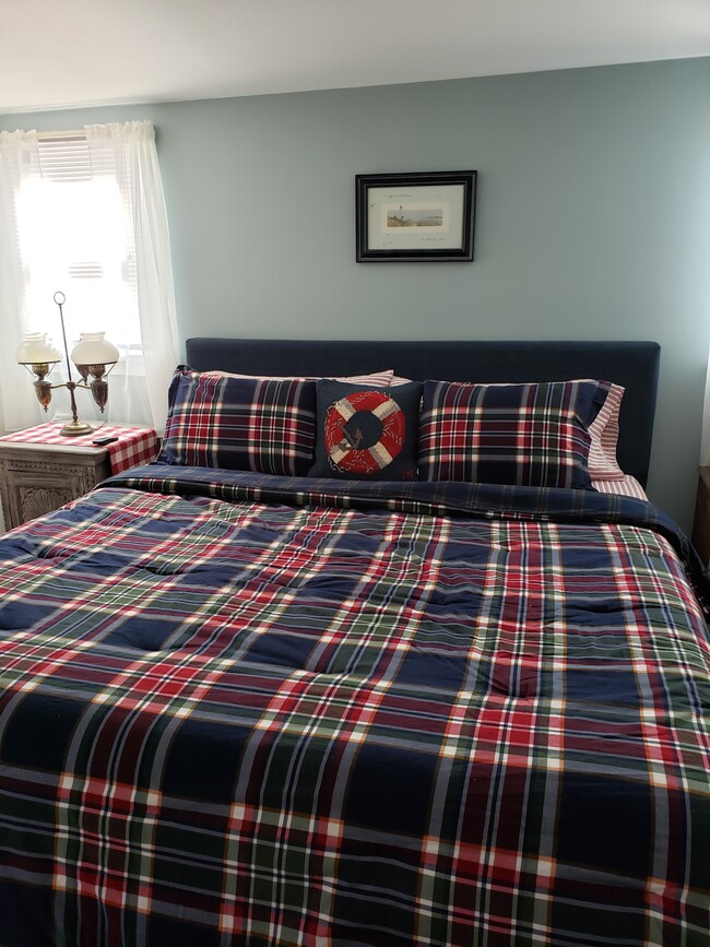 Cozy Flannel Bedding for the Winter on Adjustable King Size Bed, 2nd BR - 20 Roselawn Ave