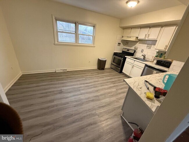 Building Photo - 209 Narberth Ave