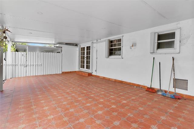 Building Photo - 450 NW 40th Ct