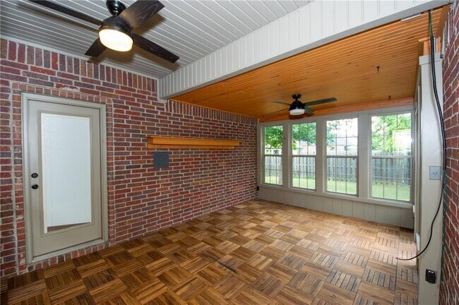 Building Photo - 3402 SW Crosswinds Blvd