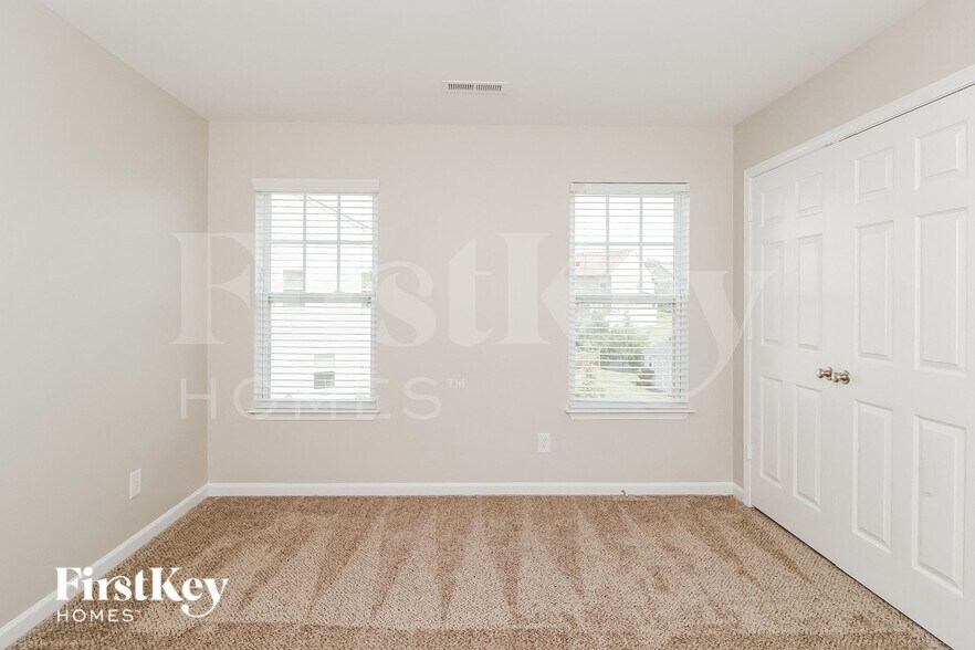 Building Photo - 6602 Championship Dr