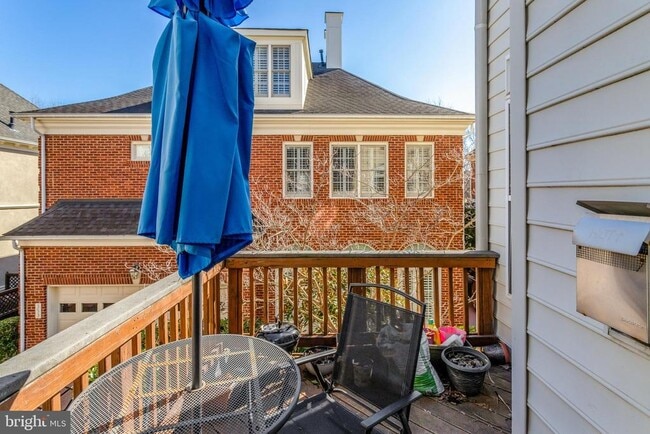 Building Photo - 5257 Bessley Pl