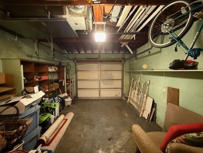 Building Photo - Well maintained 2/2 with a large yard in a...