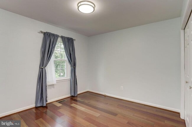 Building Photo - 7133 Swansong Wy