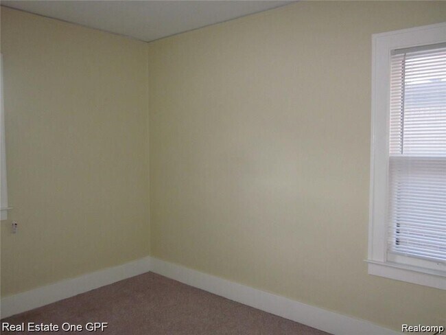 Building Photo - 1005 Beaconsfield Ave