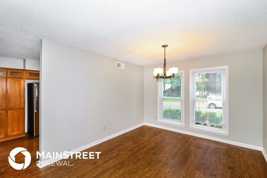 Building Photo - 9143 Gainsborough Dr