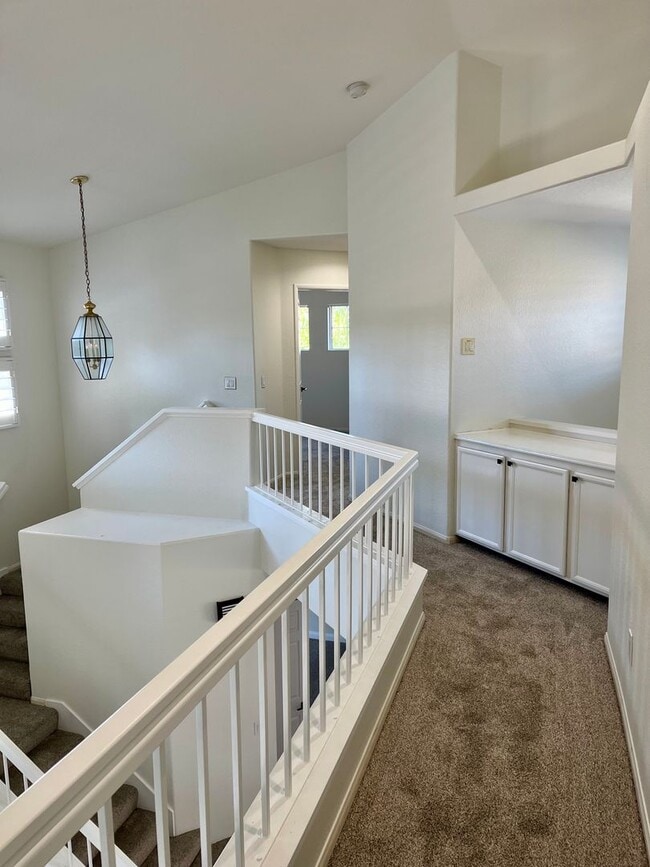 Building Photo - 4 Bedroom 3 Bath  Rancho Del Rey -Chula Vista