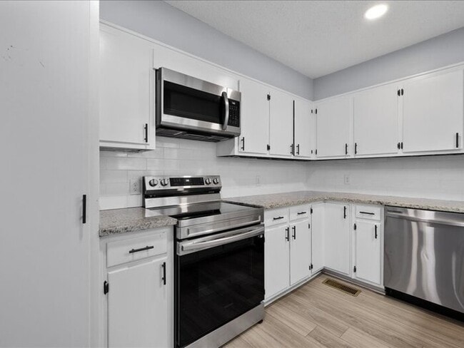 Building Photo - 801 4th Ave E