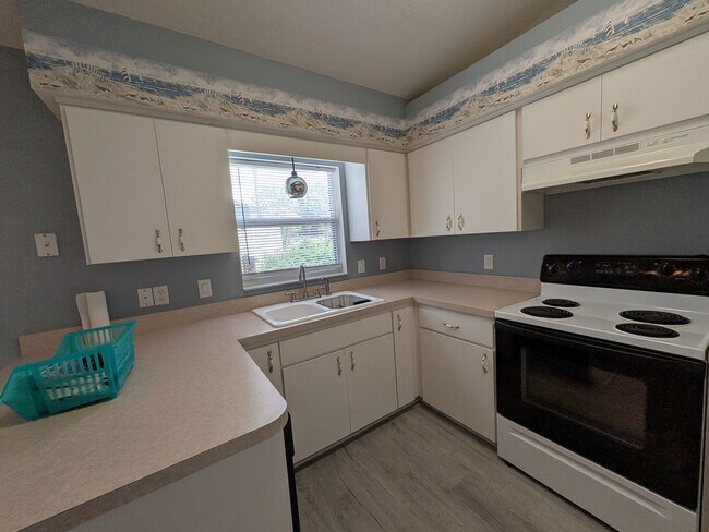 Building Photo - Lovely 3/2/2 Citrus Springs home with Hot Tub