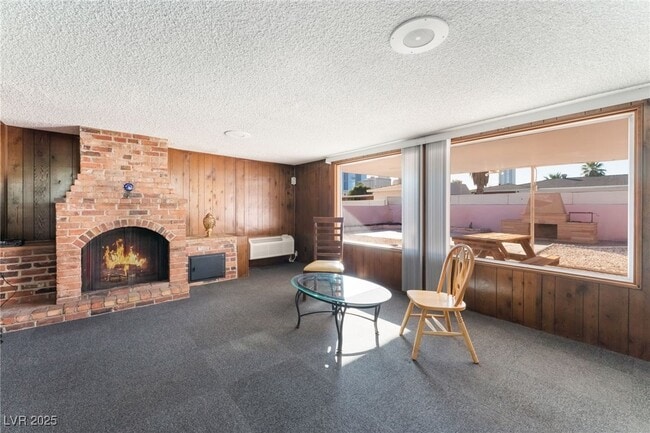 Building Photo - 2112 S Van Patten Pl