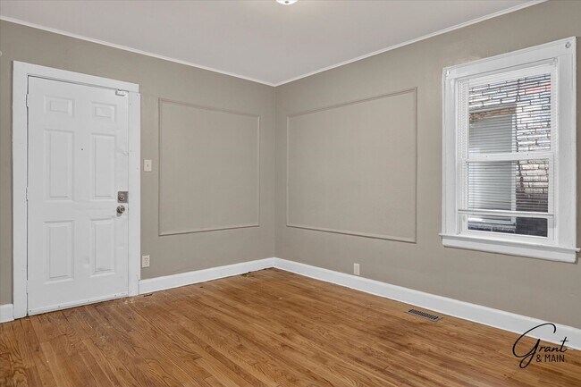 Building Photo - 17127 Roselawn St