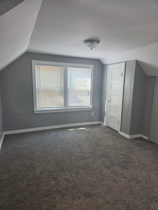 Building Photo - 306 Greenwood