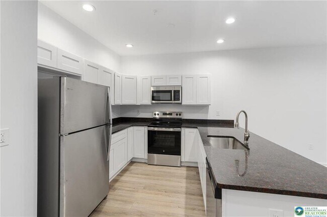 Building Photo - 306 Barber St