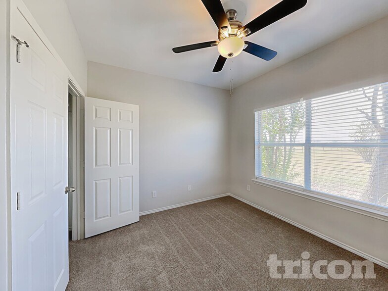 Building Photo - 1081 Treehouse Ln