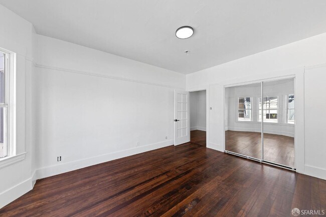 Building Photo - 318 Harriet St
