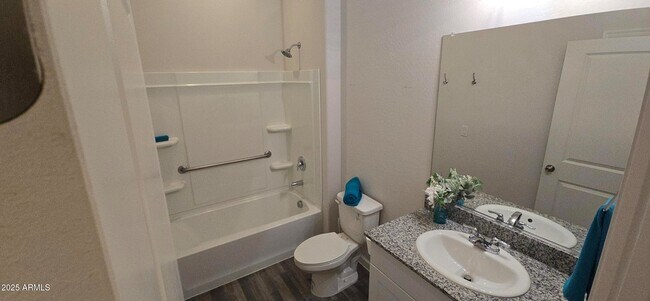 Building Photo - 701 Dylan Ct