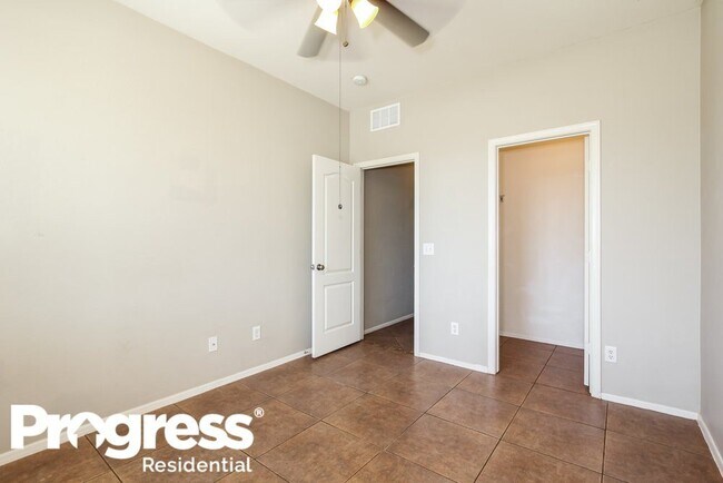 Building Photo - 15558 W Laurel Ln