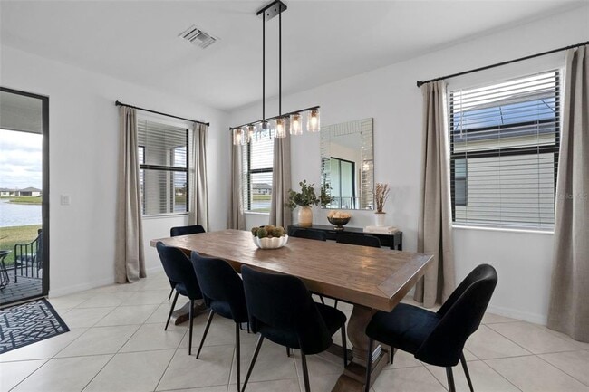 Building Photo - 1889 Saddlewood Cir