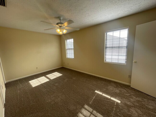 Building Photo - 122 Kitty Hawk Square