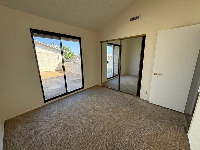 Building Photo - 1904 Harriman Ln