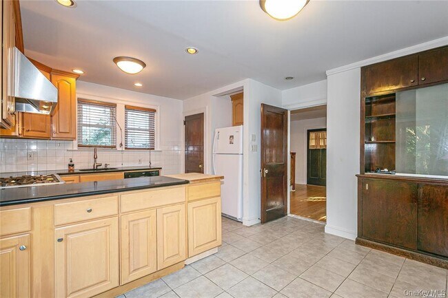 Building Photo - 11 Potters Ct