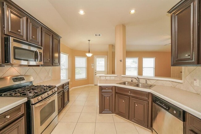 Building Photo - 4923 Lake Georgetown Ct