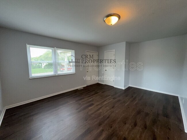 Building Photo - 1931 S Gala Dr