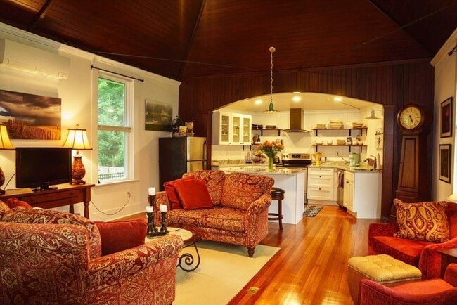 Building Photo - 49 A Soule Ave