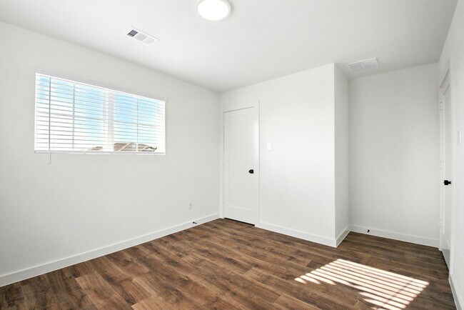 Building Photo - Elevated Living in Sundera at River Ranch | 4 Weeks Free