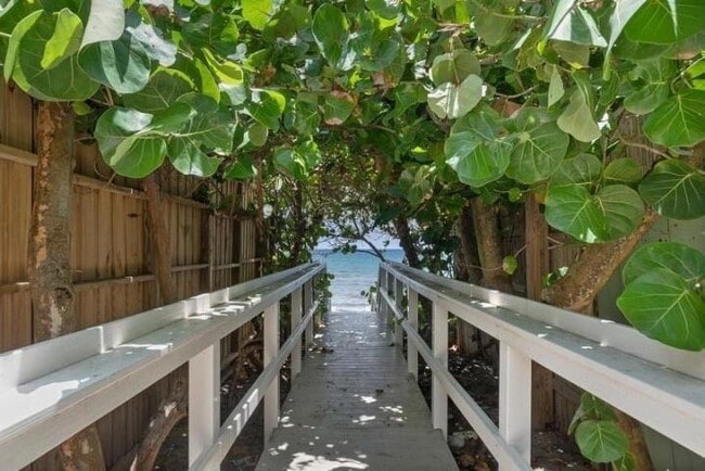 Building Photo - 3606 S Ocean Blvd