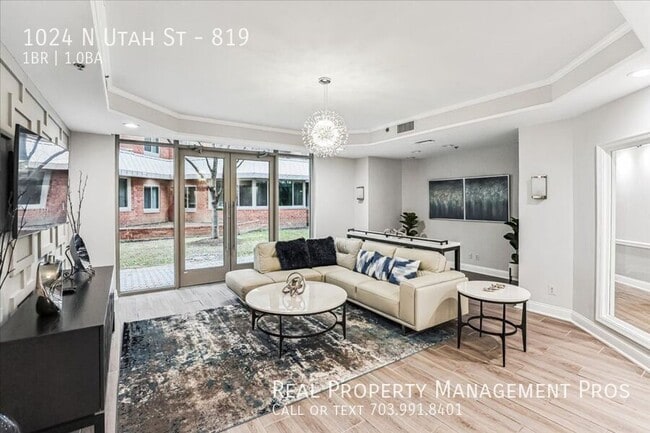 Building Photo - 1024 N Utah St