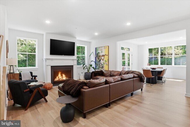 Building Photo - 15717 Tierra Dr
