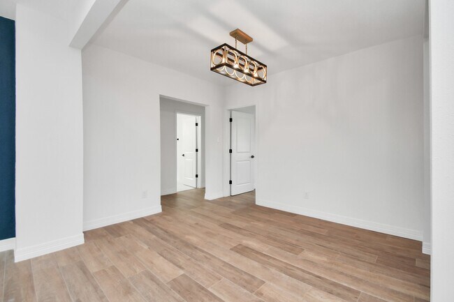 Building Photo - 2812 Truxillo St