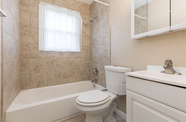 Building Photo - 3857 Darlene Dr