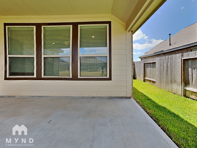 Building Photo - 5418 Tuck Trail