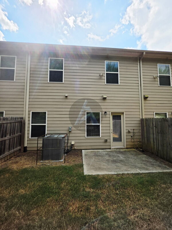Building Photo - 5270 Mill Way