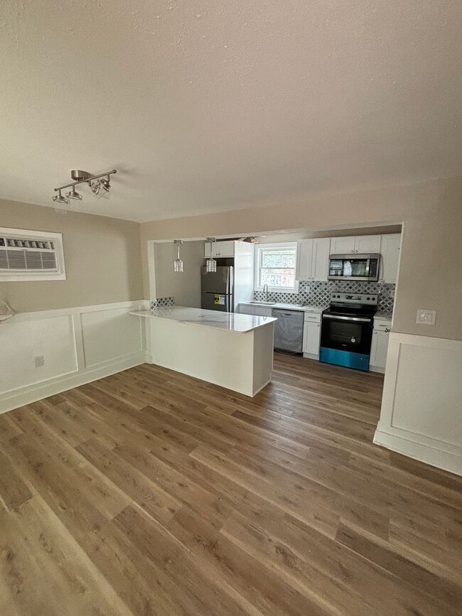 Building Photo - Atbridge TownHomes