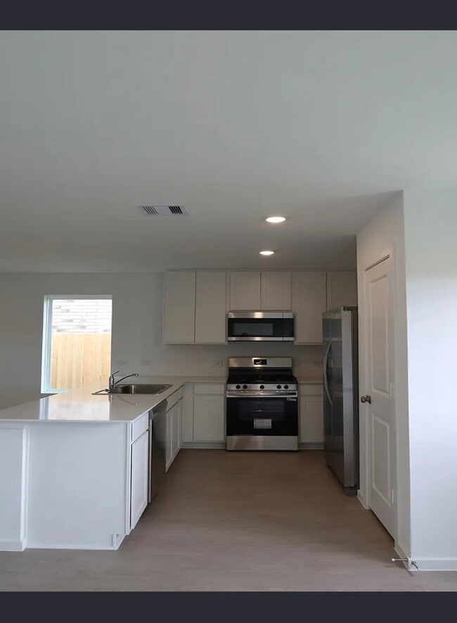 Building Photo - 5122 Red Drum Dr