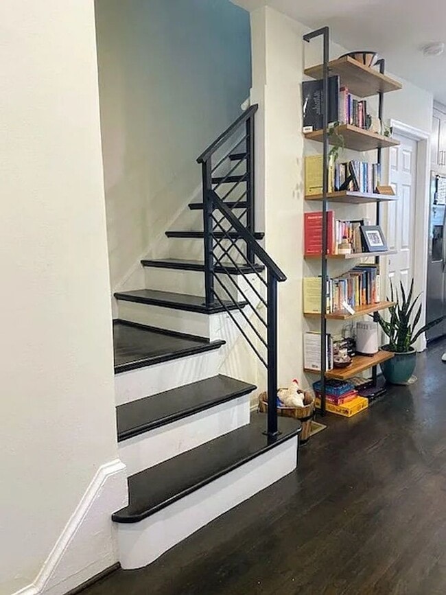 Building Photo - Brentwood Beauty