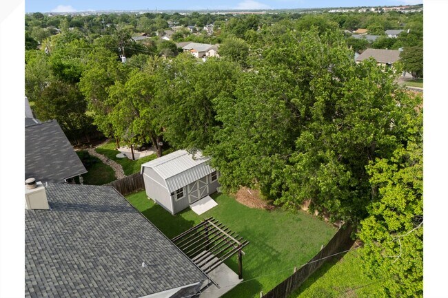Building Photo - 2209 Stirrup Dr