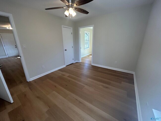 Building Photo - 220 8th Ave NW