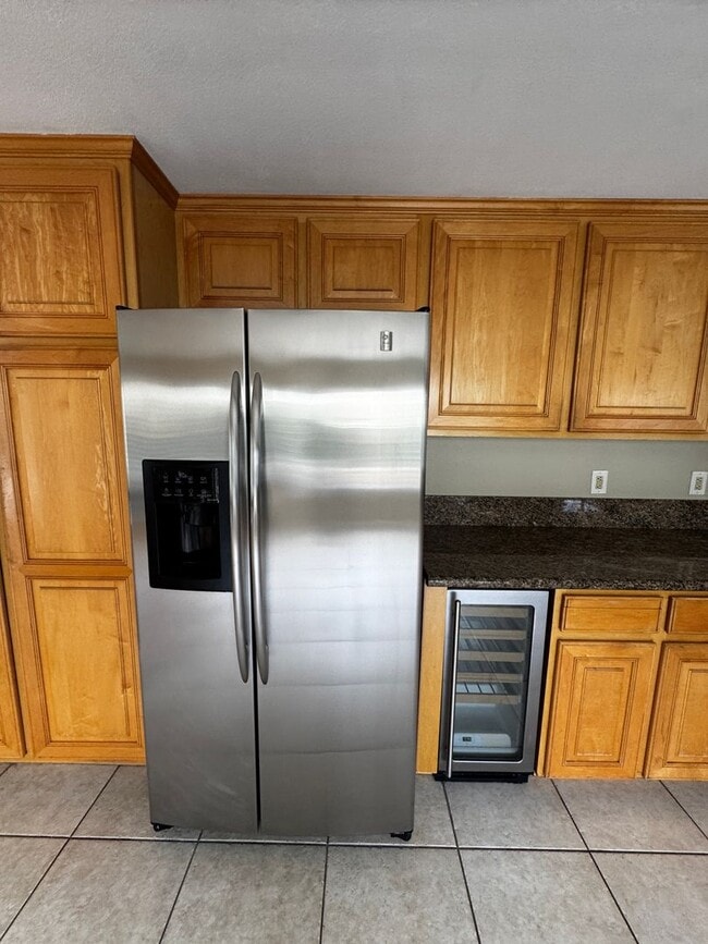 Building Photo - BEAUTIFUL 2 STORY 4 BD, 3 BATH, 3 CAR GARAGE, WITH POOL!