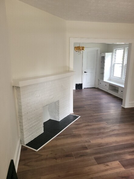 Building Photo - 1654 Grace Ave