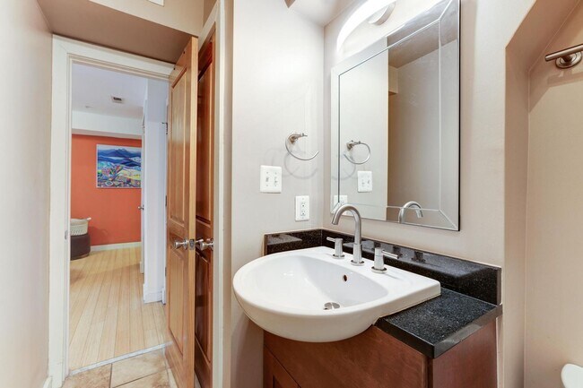 Building Photo - Updated  and Open Plan One Bed/One Bath 16...