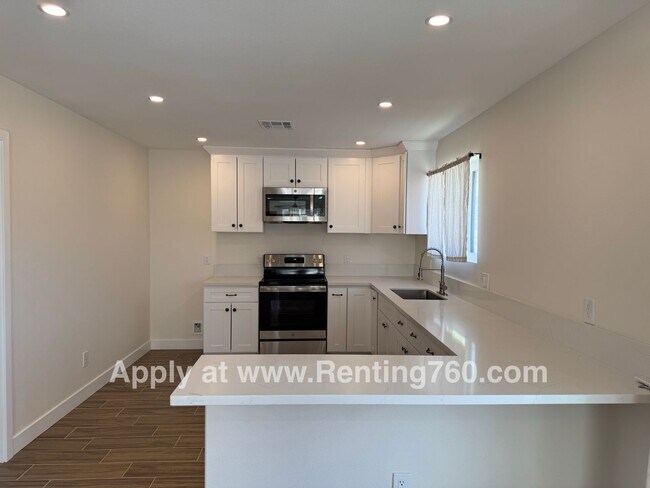 Building Photo - New 2 Bedroom 1 Bathroom Home!!