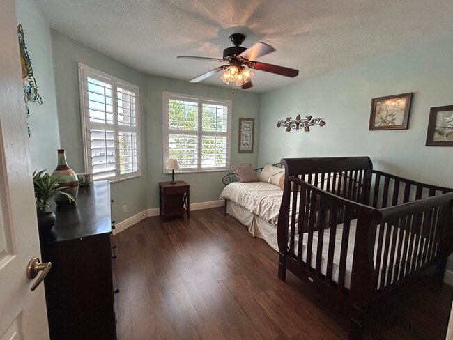 Building Photo - 10470 Pelican Dr