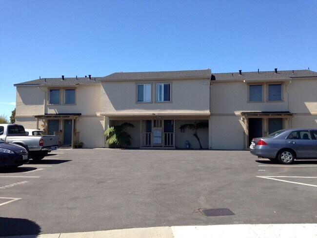 Welcome to 115 Lloyd Court, Aptos - Lloyd Court Apartments