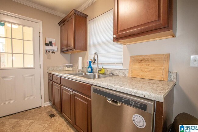 Building Photo - 2846 Brooklane Dr